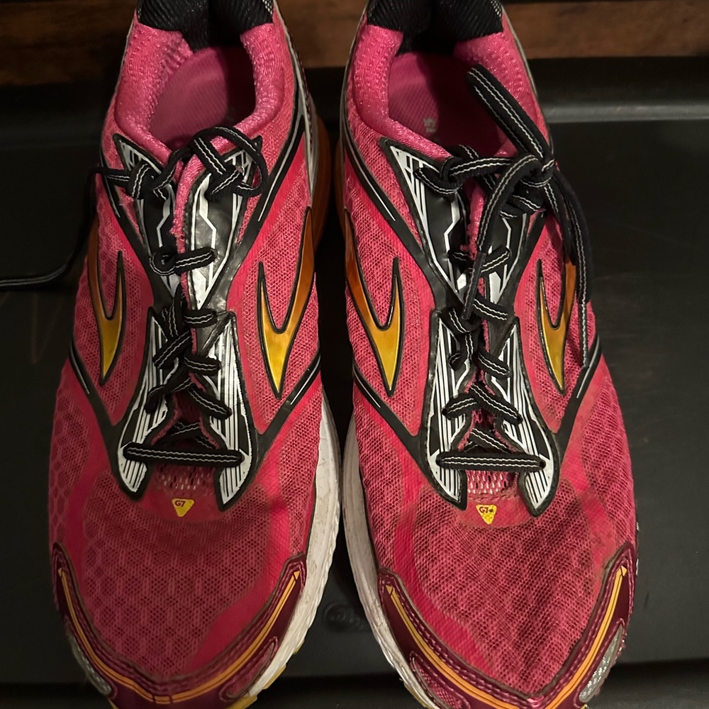 Women’s running shoes